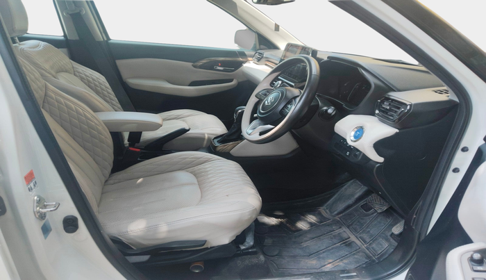 2022 Maruti Grand Vitara ALPHA PLUS HYBRID ECVT DUAL TONE , Hybrid, Automatic, 41,890 km, interior