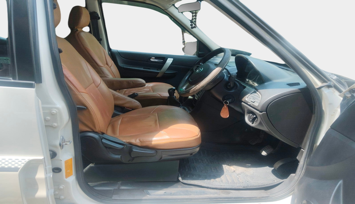 2016 Tata Safari Storme 2.2 VX 4X2, Diesel, Manual, 1,11,206 km, interior