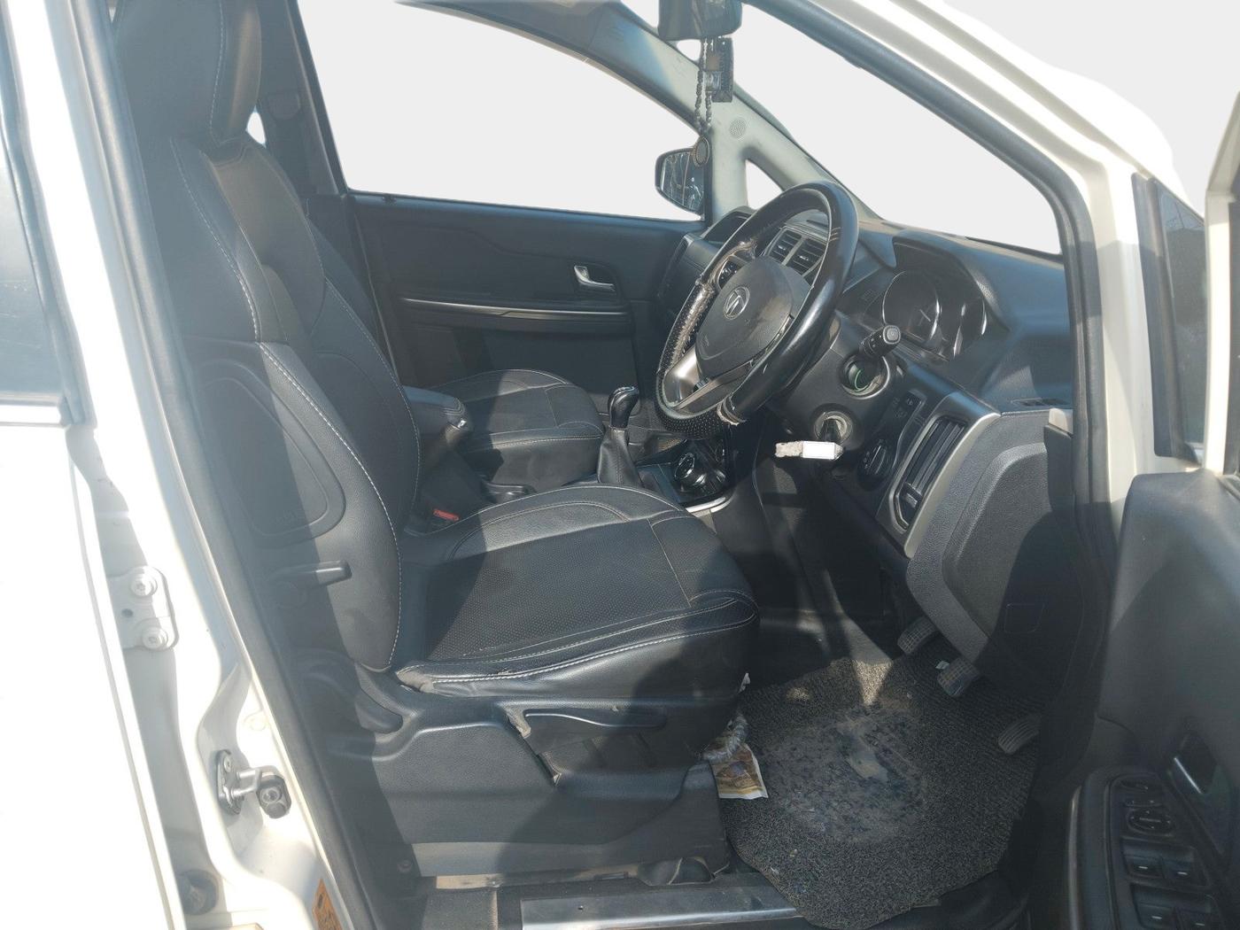 2018 Tata Hexa XT 4X2 7 STR, Diesel, Manual, 1,15,994 km, interior