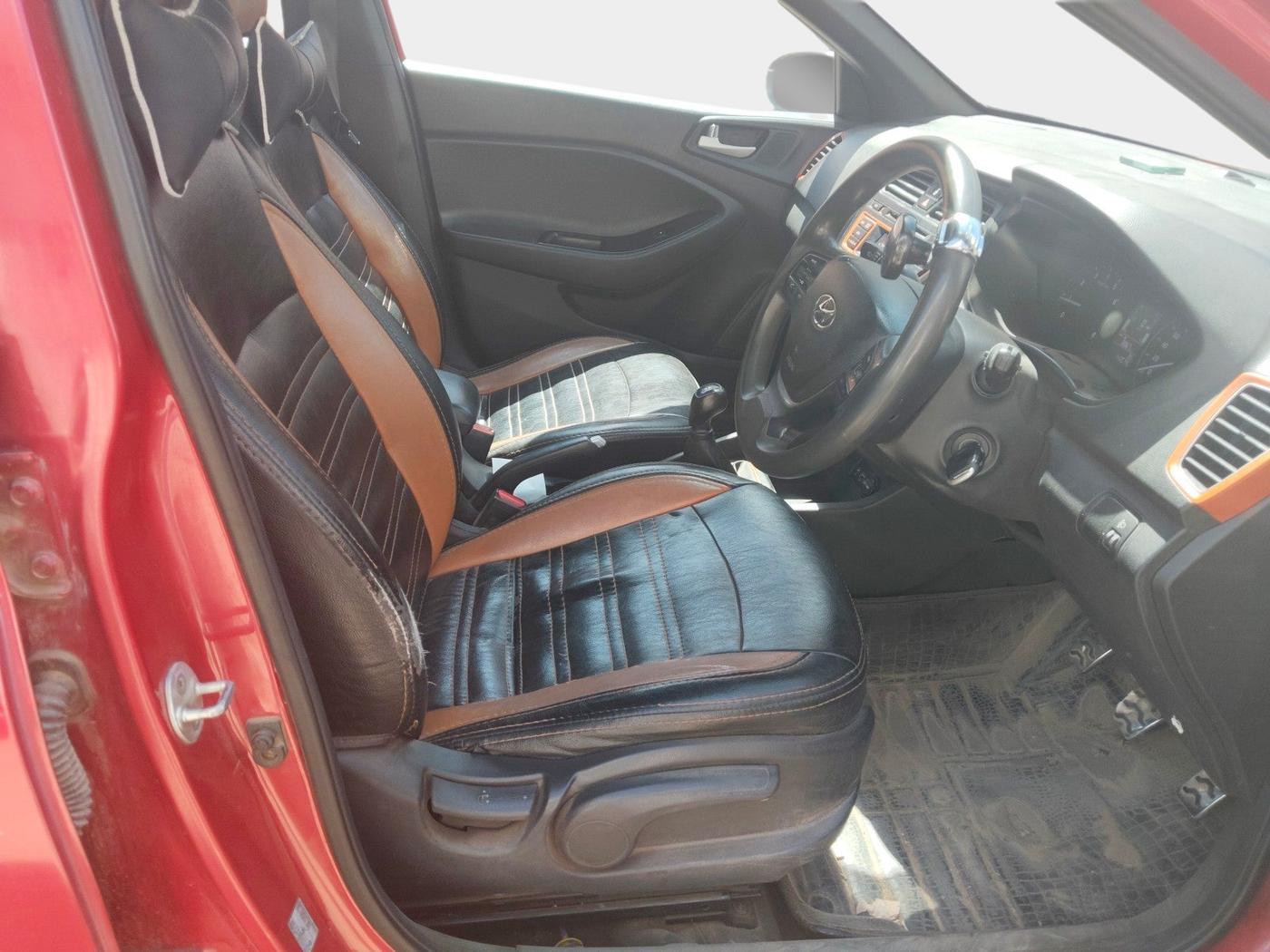 2015 Hyundai i20 Active 1.2 S, Petrol, Manual, 1,42,679 km, interior
