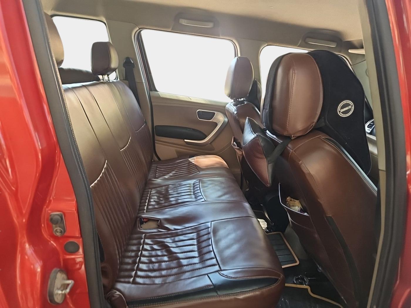 2019 Mahindra TUV300 T10, Diesel, Manual, 94,200 km, interior