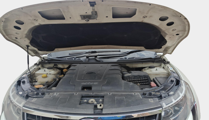2019 Mahindra XUV500 W9, Diesel, Manual, 1,16,484 km, exterior