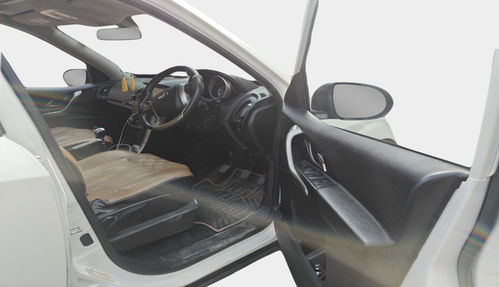 2019 Mahindra XUV500 W9, Diesel, Manual, 1,16,484 km, interior