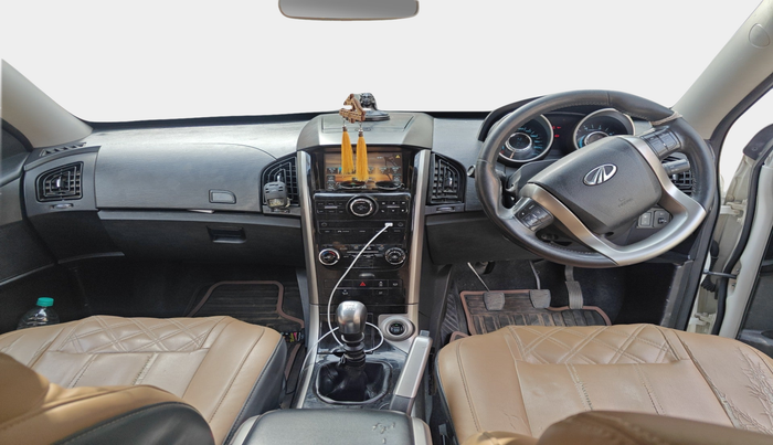 2019 Mahindra XUV500 W9, Diesel, Manual, 1,16,484 km, interior