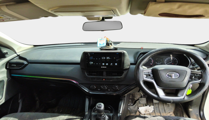 2022 Tata Harrier XE 2.0L KRYOTEC, Diesel, Manual, 86,213 km, interior