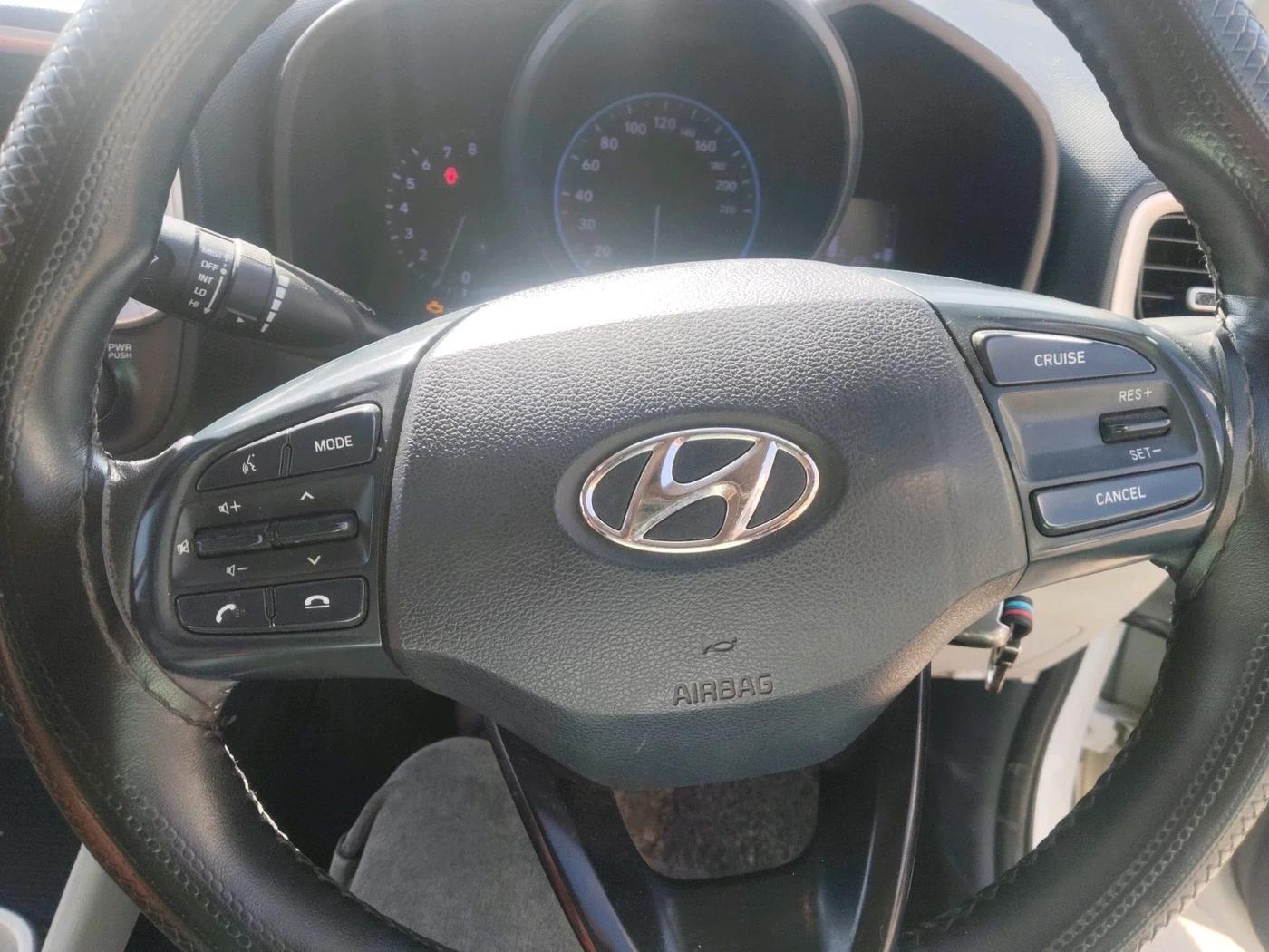 2019 Hyundai VENUE SX 1.0 TURBO DUAL TONE, Petrol, Manual, 1,02,811 km, interior