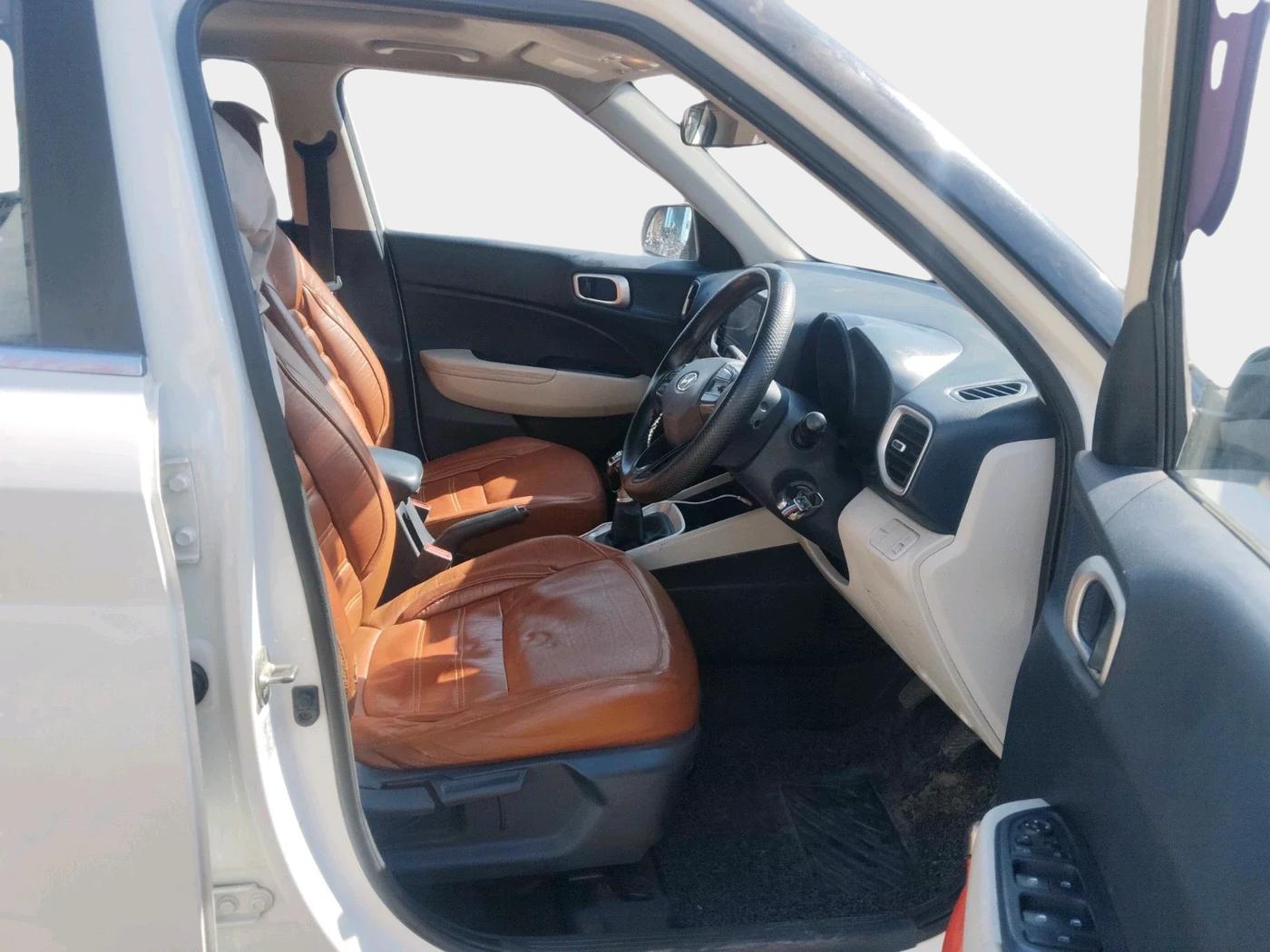 2019 Hyundai VENUE SX 1.0 TURBO DUAL TONE, Petrol, Manual, 1,02,811 km, interior