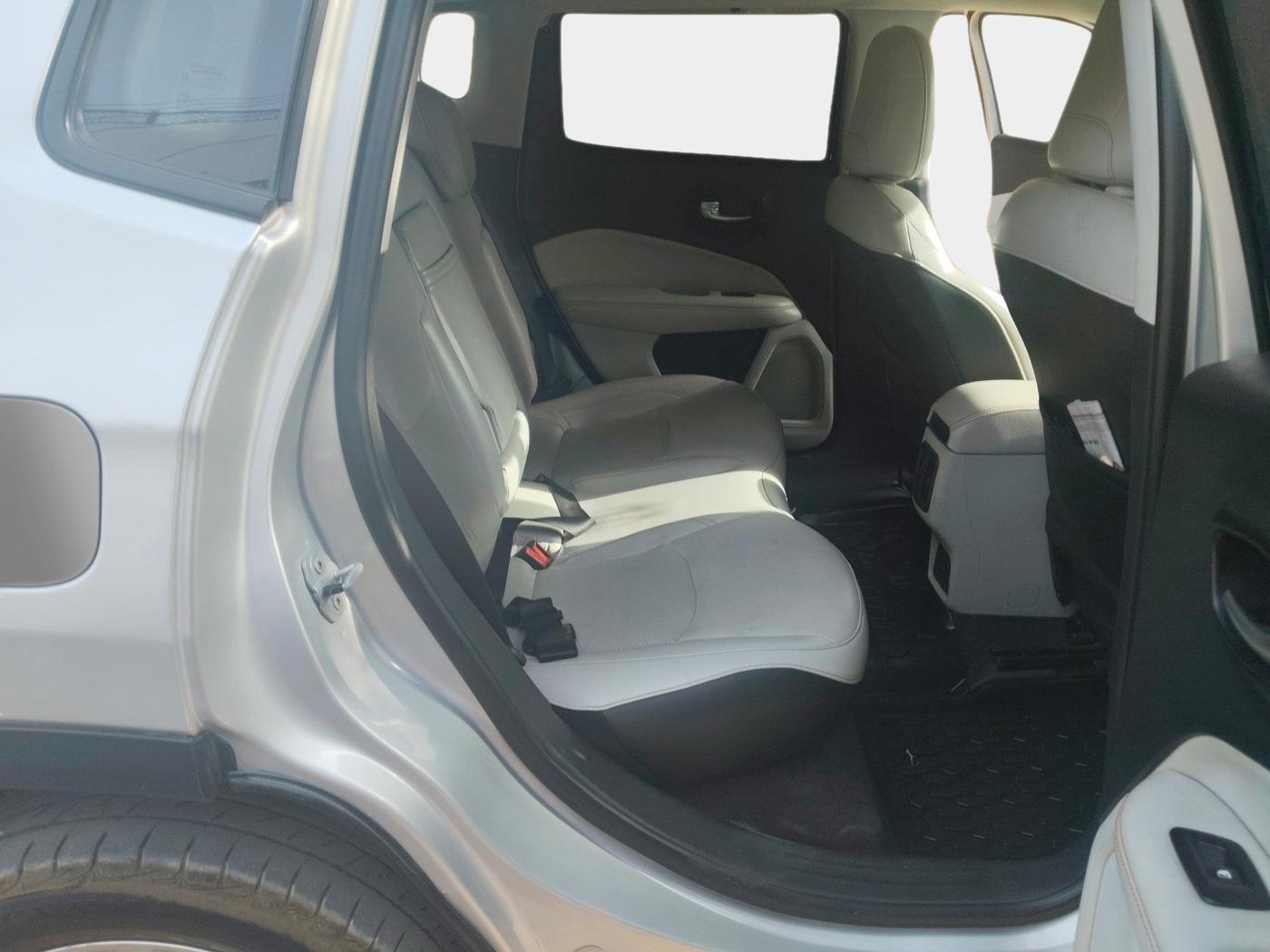 2017 Jeep Compass LIMITED 2.0 DIESEL 4X4, Diesel, Manual, 1,00,409 km, interior