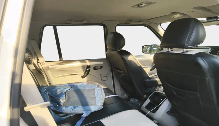 2017 Mahindra Scorpio S9, Diesel, Manual, 47,280 km, interior