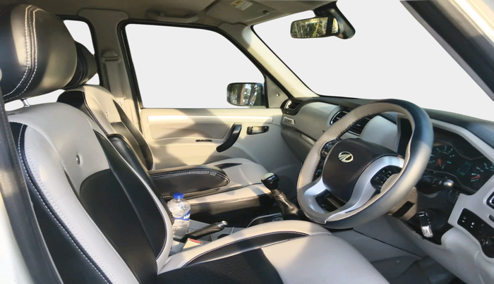 2017 Mahindra Scorpio S9, Diesel, Manual, 47,280 km, interior