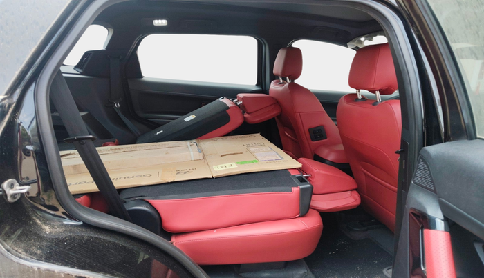 2023 Tata Safari XZ PLUS 2.0L RED DARK EDITION 7 STR MT, Diesel, Manual, 29,881 km, interior