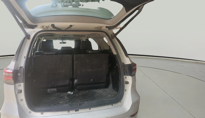 2022 Toyota Fortuner 4X2 MT 2.8 DIESEL, Diesel, Manual, 1,06,024 km, exterior