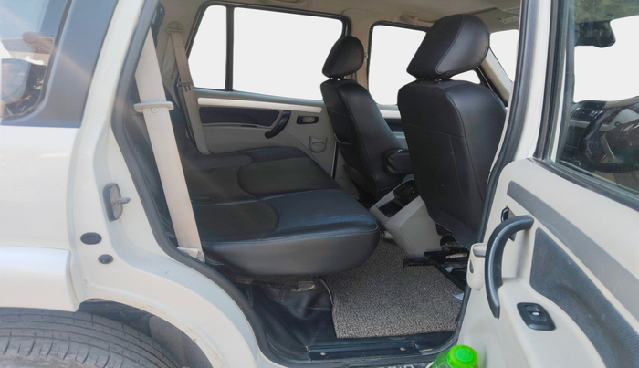 2020 Mahindra Scorpio S11 2WD, Diesel, Manual, 1,17,010 km, interior