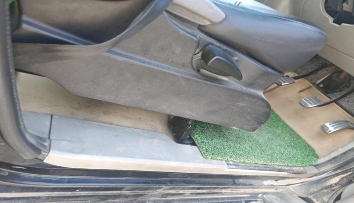 2016 Mahindra NUVOSPORT N8, Diesel, Manual, 1,64,181 km, interior