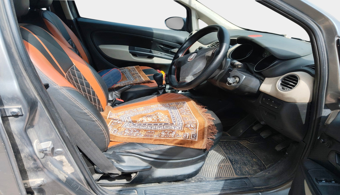 2015 Fiat Punto EVO MULTIJET 1.3 90 HP, Diesel, Manual, 1,60,873 km, interior