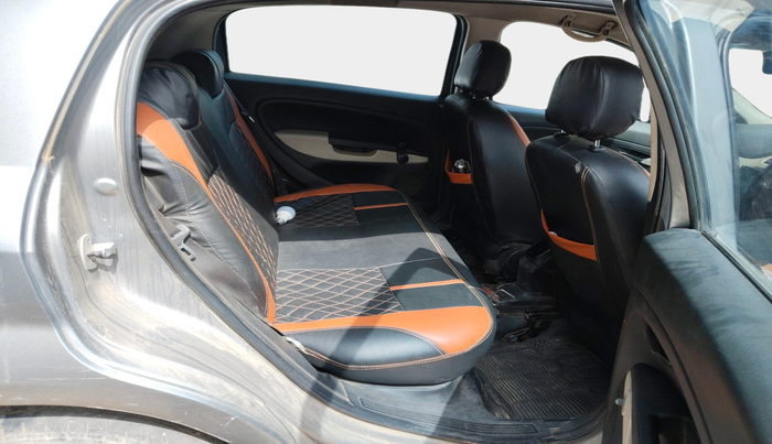 2015 Fiat Punto EVO MULTIJET 1.3 90 HP, Diesel, Manual, 1,60,873 km, interior