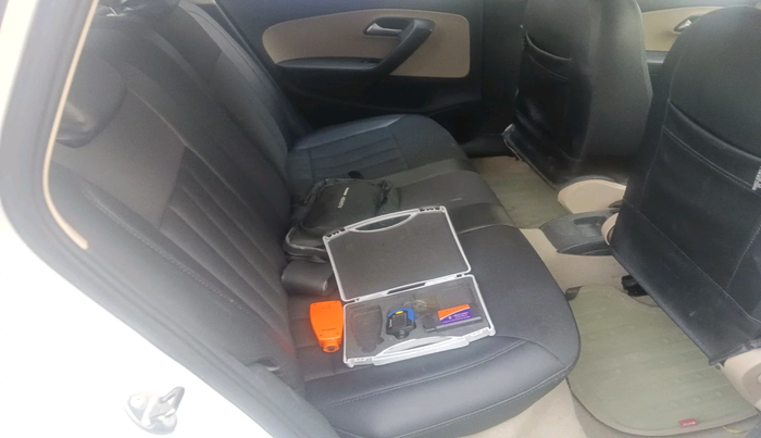 2015 Volkswagen Polo COMFORTLINE 1.2L, Petrol, Manual, 71,960 km, interior