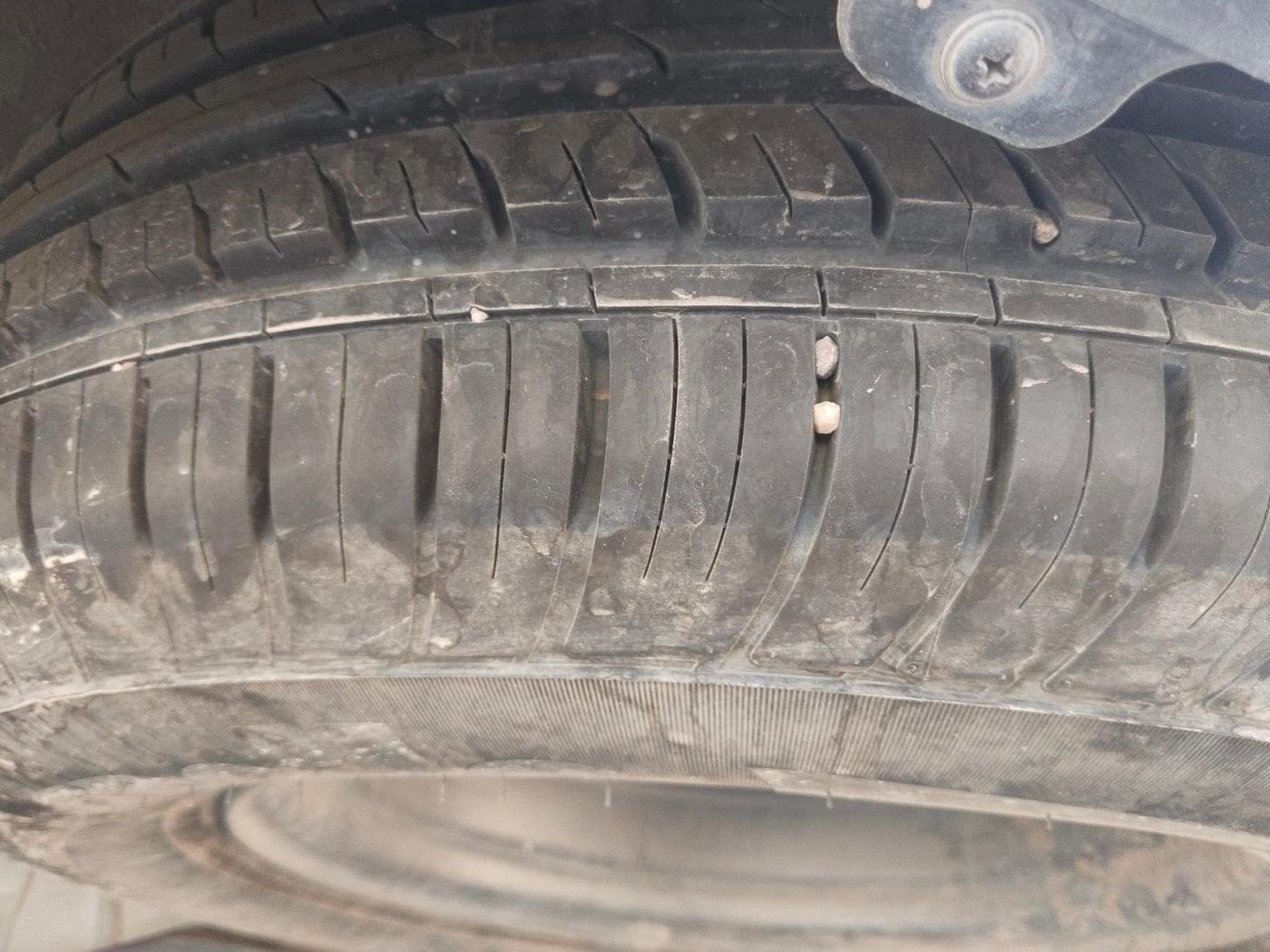 2021 Tata Safari XZA PLUS, Diesel, Automatic, 1,14,654 km, tyre
