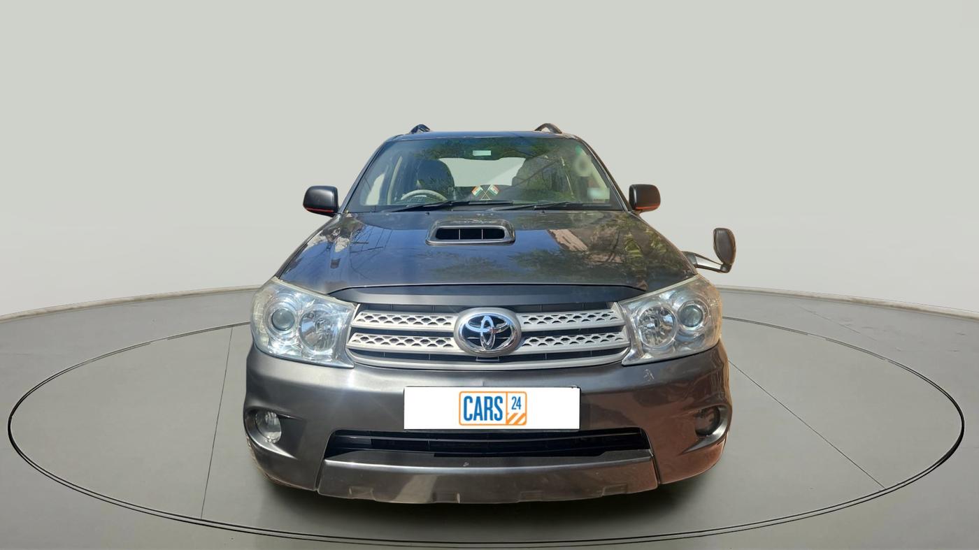 2010 Toyota Fortuner 3.0 4X4 MT, Diesel, Manual, 95,518 km, exterior