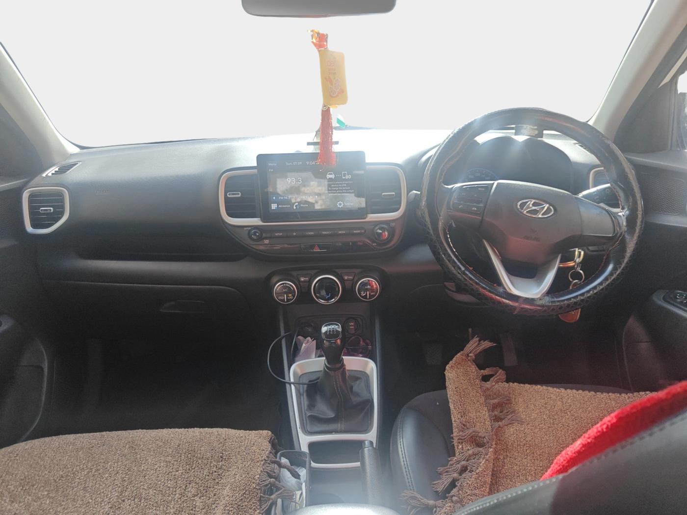 2021 Hyundai VENUE S+ 1.2, Petrol, Manual, 1,30,000 km, interior