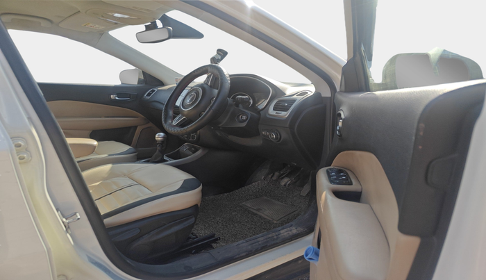 2017 Jeep Compass LONGITUDE (O) 2.0 DIESEL, Diesel, Manual, 1,38,143 km, interior