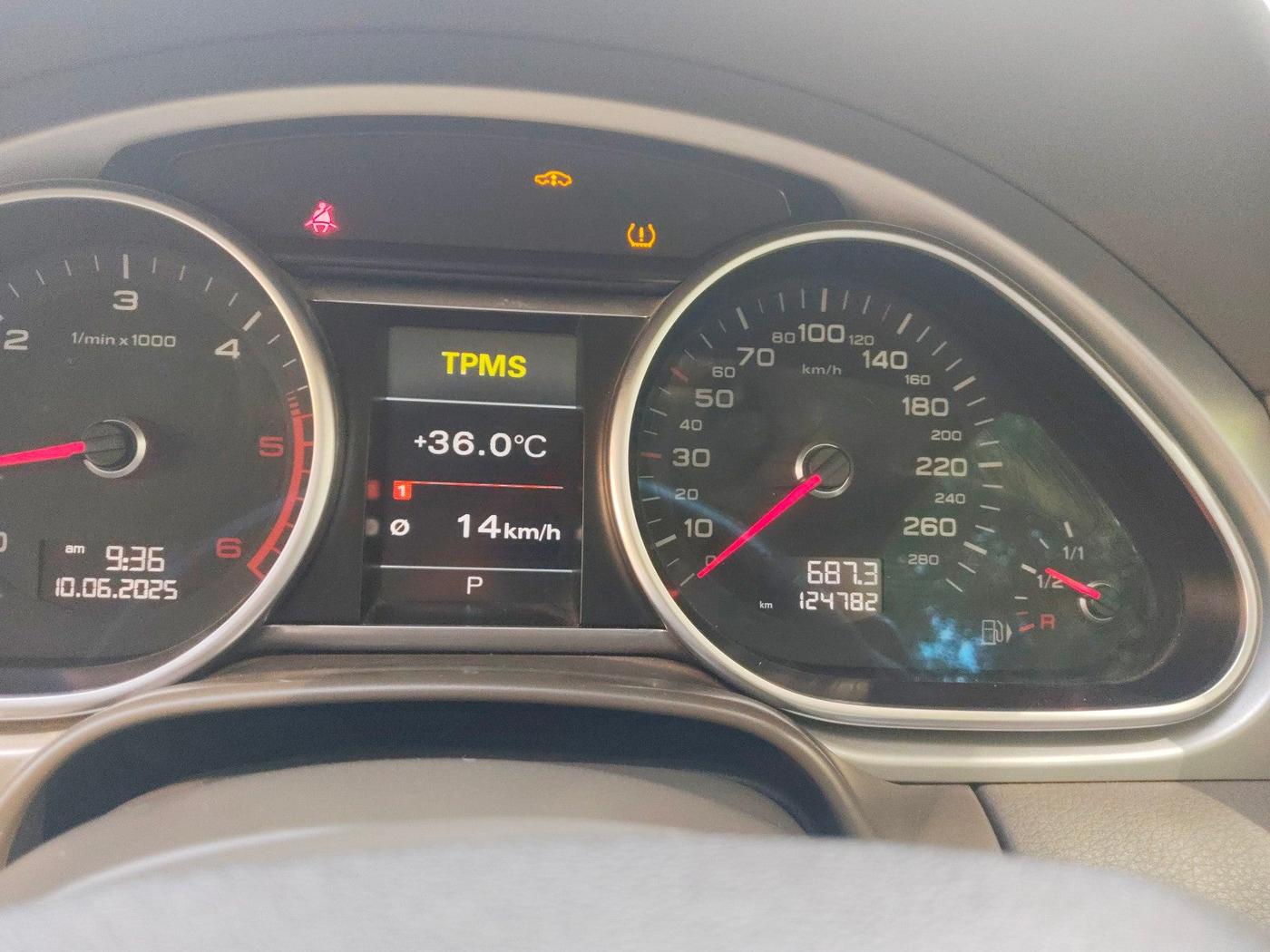2013 Audi Q7 3.0 TDI QUATTRO, Diesel, Automatic, 11,00,000 km, interior