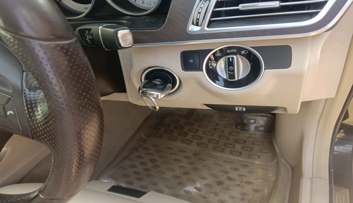 2014 Mercedes Benz E Class E 250 CDI AVANTGARDE, Diesel, Automatic, 82,000 km, interior