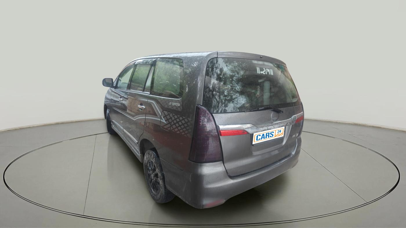2014 Toyota Innova 2.5 VX 7 STR, Diesel, Manual, 1,40,000 km, exterior