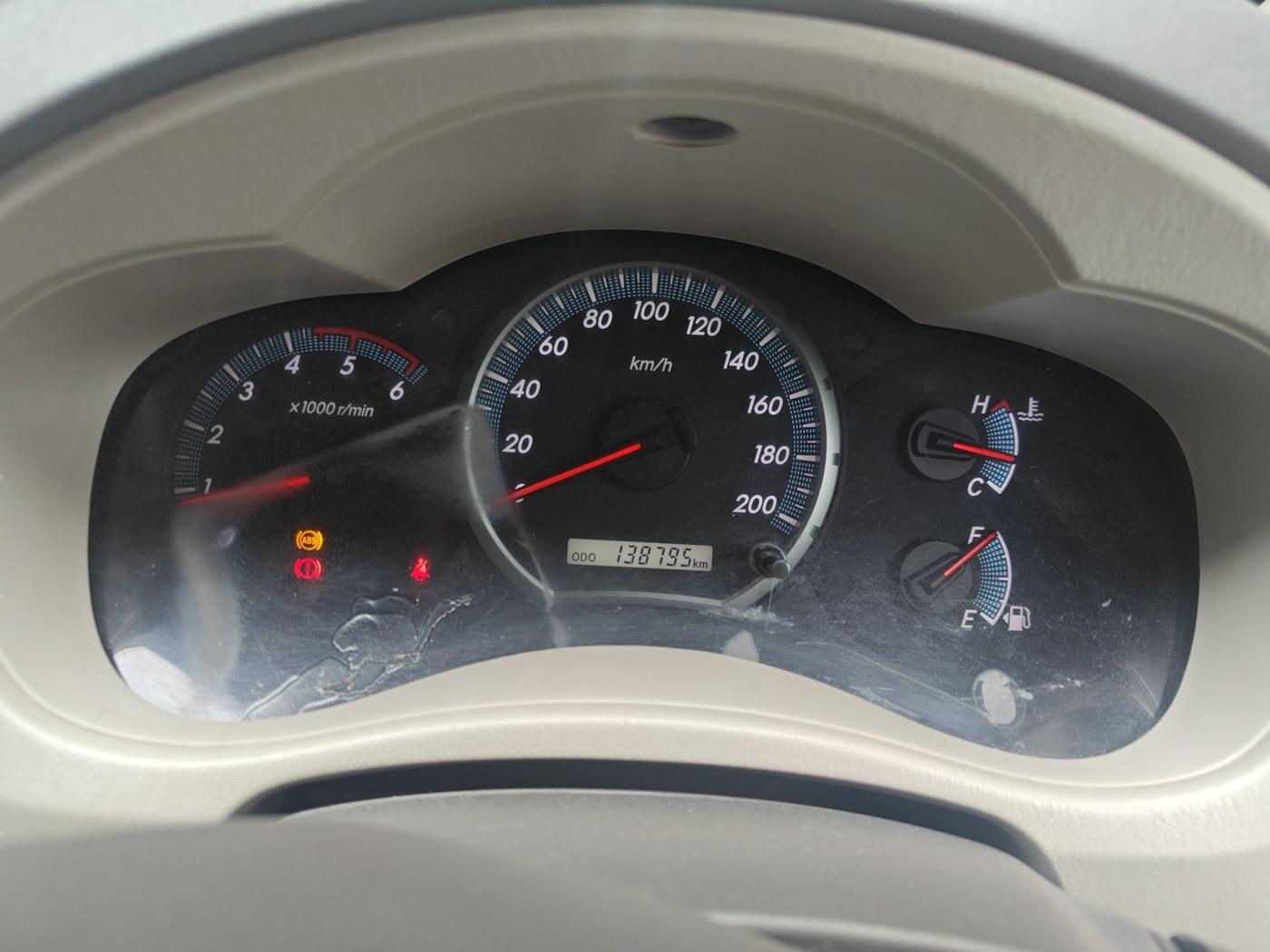 2014 Toyota Innova 2.5 VX 7 STR, Diesel, Manual, 1,40,000 km, interior
