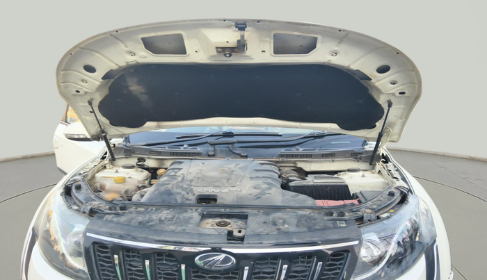 2017 Mahindra XUV500 W10, Diesel, Manual, 1,13,077 km, exterior