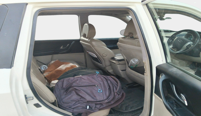 2017 Mahindra XUV500 W10, Diesel, Manual, 1,13,077 km, interior