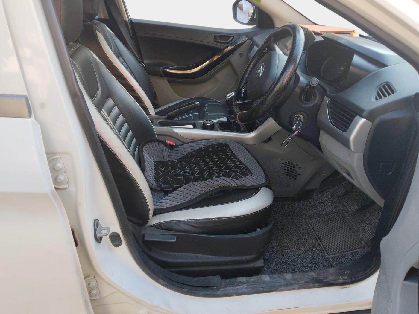 2018 Tata NEXON XM DIESEL, Diesel, Manual, 86,000 km, interior