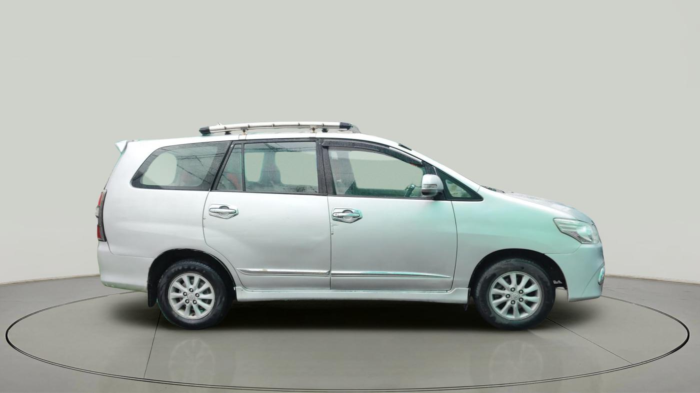 2014 Toyota Innova 2.5 VX 8 STR, Diesel, Manual, 1,55,362 km, exterior