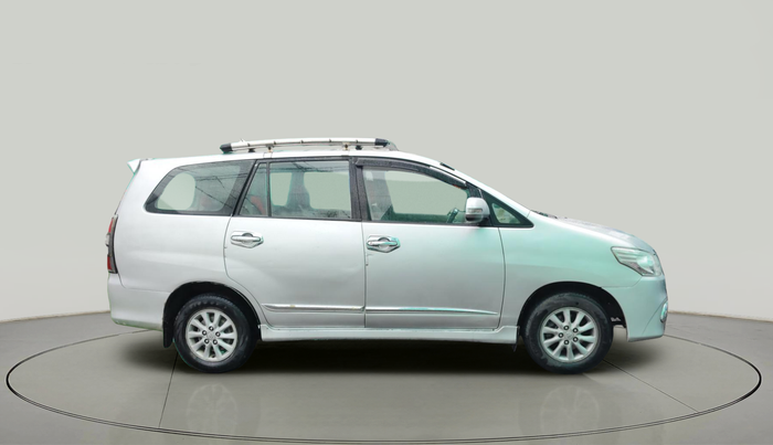 2014 Toyota Innova 2.5 VX 8 STR, Diesel, Manual, 1,55,362 km, exterior