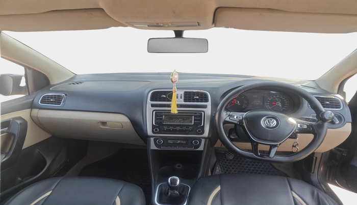 2014 Volkswagen Polo HIGHLINE DIESEL, Diesel, Manual, 1,49,199 km, interior