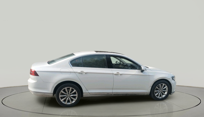 2018 Volkswagen Passat HIGHLINE DSG, Diesel, Automatic, 1,66,219 km, exterior