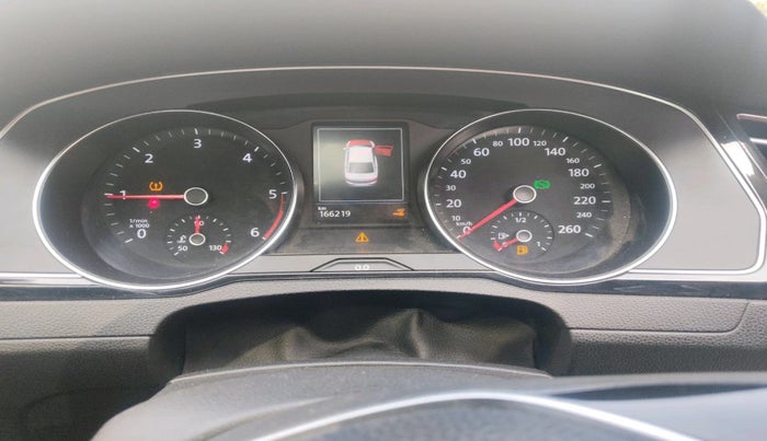 2018 Volkswagen Passat HIGHLINE DSG, Diesel, Automatic, 1,66,219 km, interior