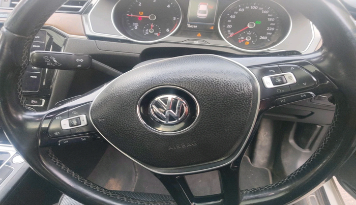 2018 Volkswagen Passat HIGHLINE DSG, Diesel, Automatic, 1,66,219 km, interior