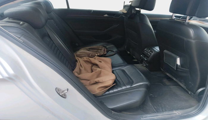 2018 Volkswagen Passat HIGHLINE DSG, Diesel, Automatic, 1,66,219 km, interior