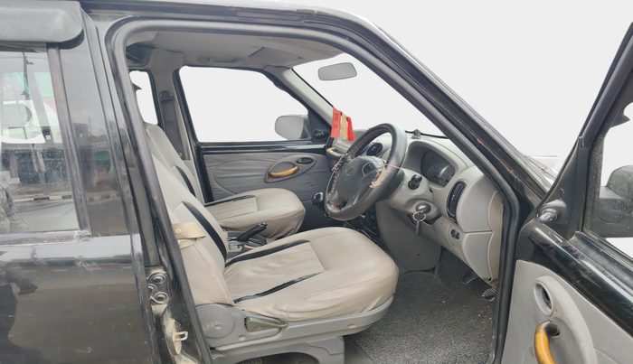 2010 Mahindra Scorpio LX, Diesel, Manual, 1,13,745 km, interior