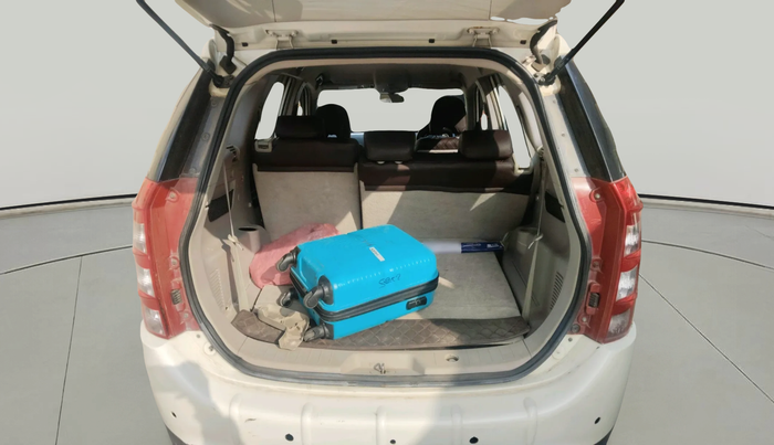 2016 Mahindra XUV500 W4, Diesel, Manual, 1,20,696 km, exterior