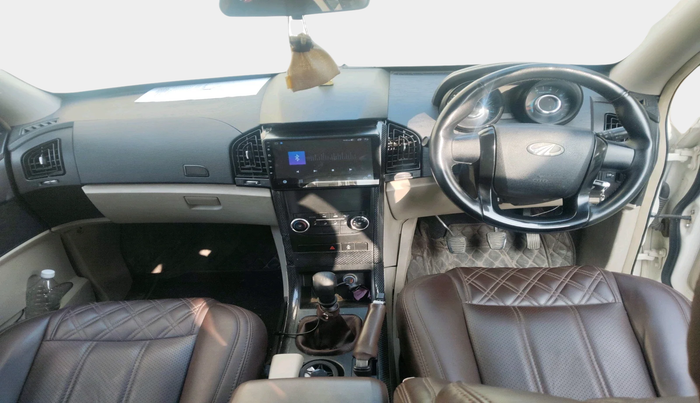 2016 Mahindra XUV500 W4, Diesel, Manual, 1,20,696 km, interior