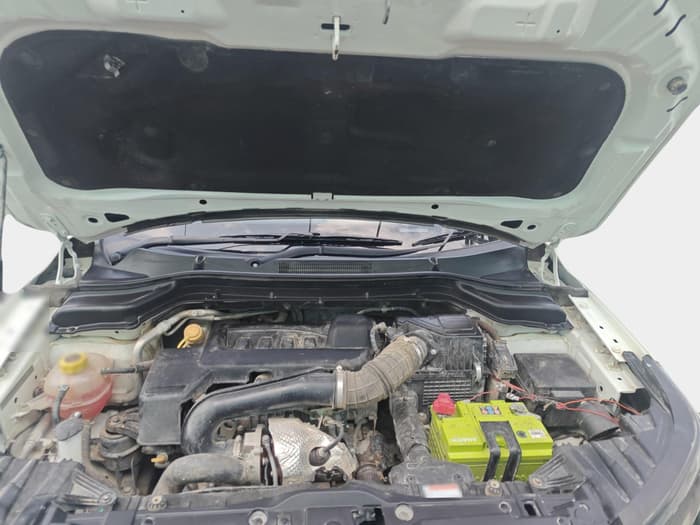 2021 Mahindra XUV300 W6 1.5 Diesel, Diesel, Manual, 47,480 km, exterior