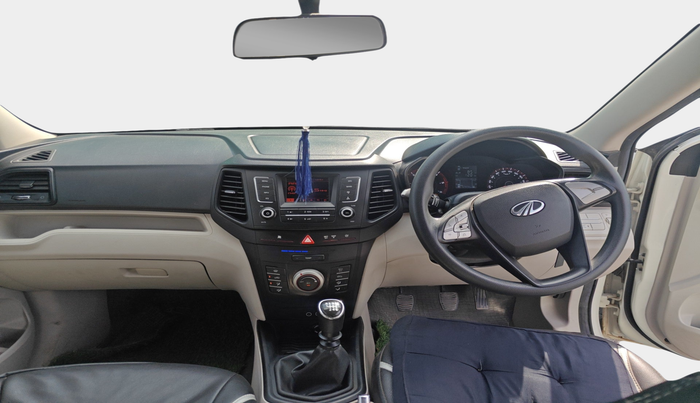 2021 Mahindra XUV300 W6 1.5 Diesel, Diesel, Manual, 47,480 km, interior