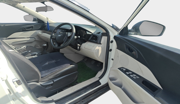 2021 Mahindra XUV300 W6 1.5 Diesel, Diesel, Manual, 47,480 km, interior