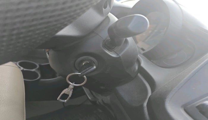 2015 Honda Amaze 1.2L I-VTEC S, Petrol, Manual, 1,03,217 km, interior