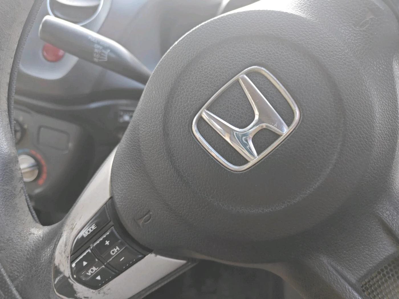 2015 Honda Amaze 1.2L I-VTEC S, CNG, Manual, 1,03,217 km, interior