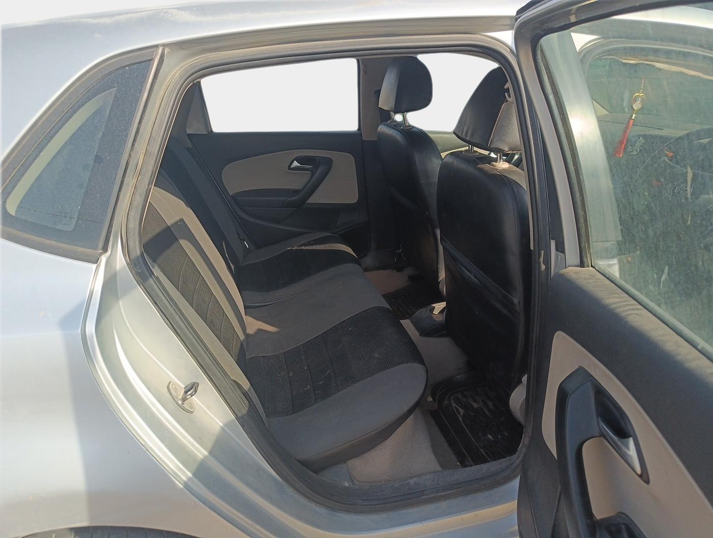 2012 Volkswagen Polo COMFORTLINE 1.2L, Diesel, Manual, 1,55,800 km, interior