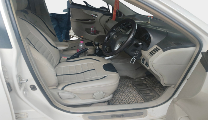2011 Toyota Corolla Altis G PETROL, Petrol, Manual, 1,23,721 km, interior