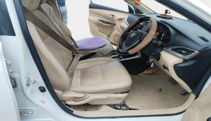 2018 Toyota YARIS J CVT, Petrol, Automatic, 1,39,473 km, interior